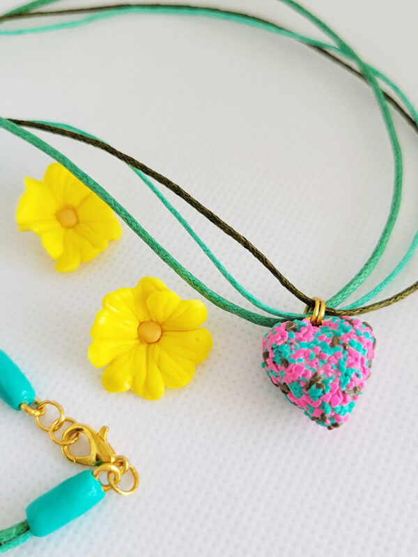 Кулон серцє на бавовняному шнурі