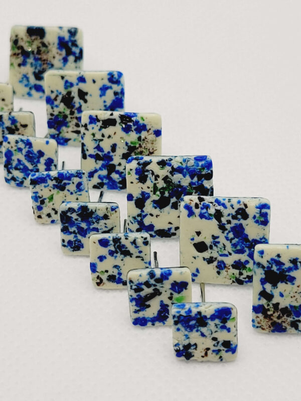 Сережки ручної роботи. Вкраплення розкидани, як малюнок аквареллю